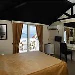 Hotel Chateau De 3*