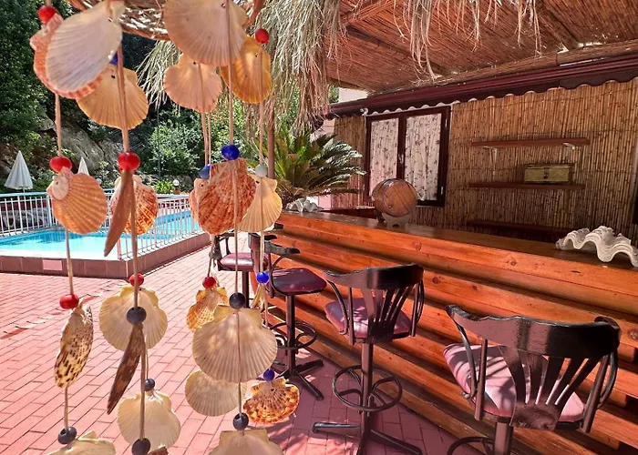 Chateau De Ξενοδοχείο 3*