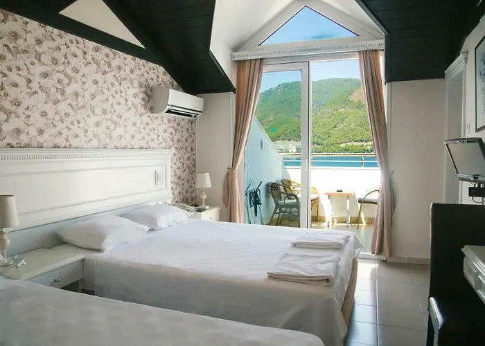 Chateau De Ξενοδοχείο 3*